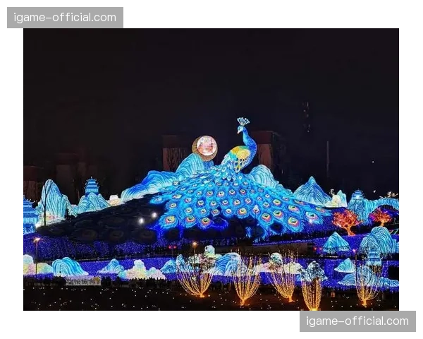 自贡川超赛场外展出十二生肖主题彩灯，观赛打卡两不误